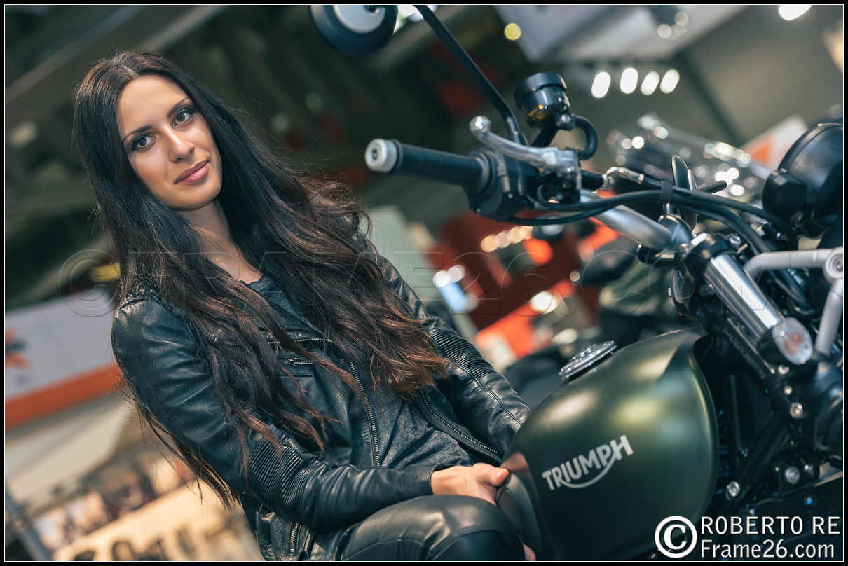 Ragazza Immagine Triumph EICMA