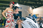 EICMA 2013 Ragazze Pin-Up dello stand Peugeot