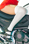 EICMA 2014 Ragazza Immagine in autoreggenti bianche stand Honda