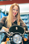 EICMA 2015 Ragazza Immagine bionda con occhi azzurri