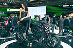 EICMA 2015 Modella in sella ad una Kawasaki