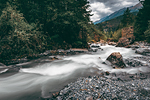 Fotografare un fiume con una lunga esposizione per ottenere un effetto seta