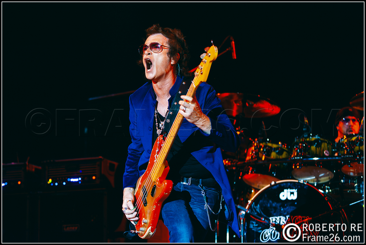 Glenn Hughes al concerto dei Black Country Communion al Castello di Vigevano - Concert Photography