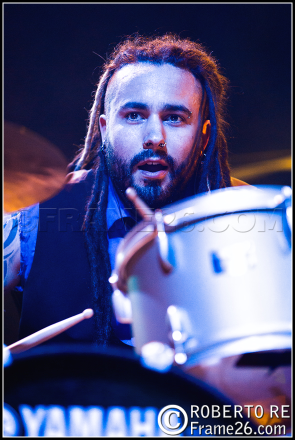 Il batterista Ollie Middleton al concerto degli The Zico Chain al Live Music Club di Trezzo sull'Adda - Concert Photography